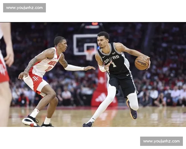 火箭马刺首战对决 年轻风暴挑战传统强权的季后赛全新篇章拉开帷幕